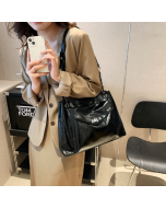 Large capacity bag female summer hundred 2023 new shoulder bag senior texture popular classroom commuting Tote bag