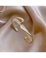 White shell board bracelet, curved metal bracelet